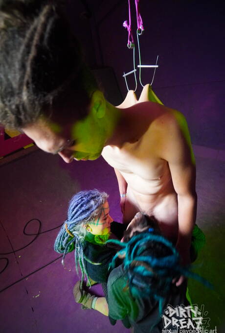 Dirty Dreaz Filmz pleased to share with you xxx picture gallery with miss in her twenties in hardcore threesome sex