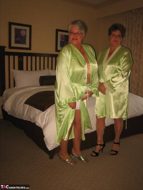 TAC Amateurs are pleased to offer you xxx pics featuring Girdle Goddess in lesbian fun scene